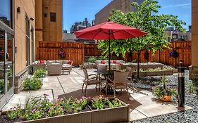 Hampton Inn & Suites - Minneapolis/Downtown